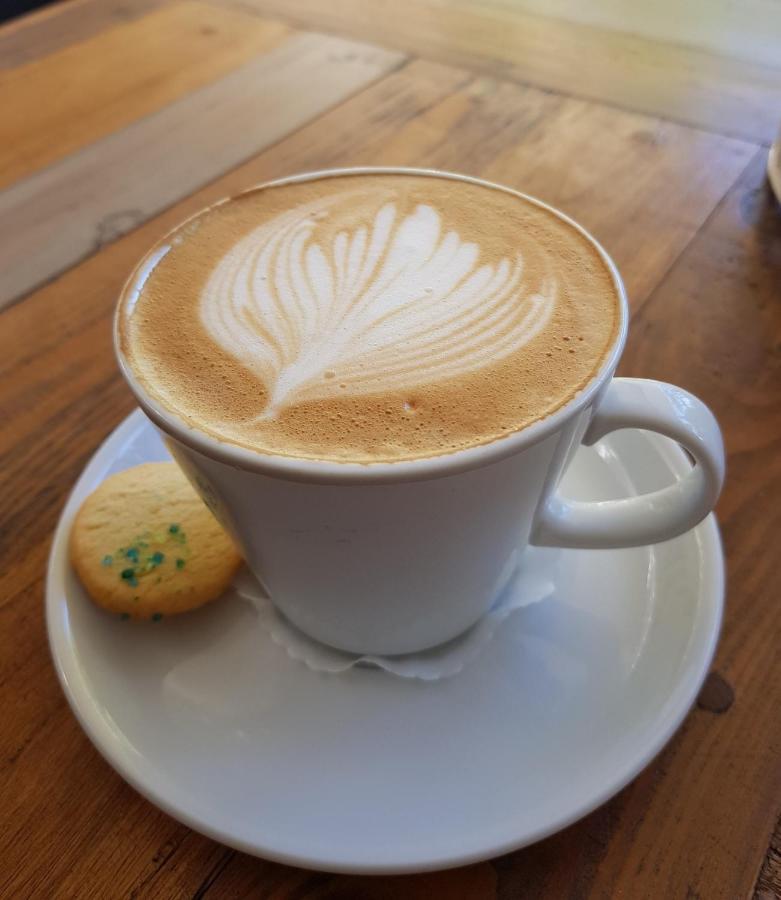 Mijn Kitchen Coffee Shop And B&B 블랜타이어 외부 사진